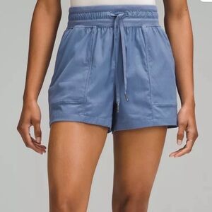 Lululemon oasis Blue Dance Studio High Rise Shorts, NWOT, 12